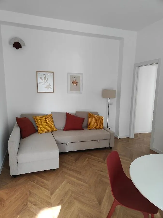 Elegante Bilocale A Milano Con Balcone Apartment Milan